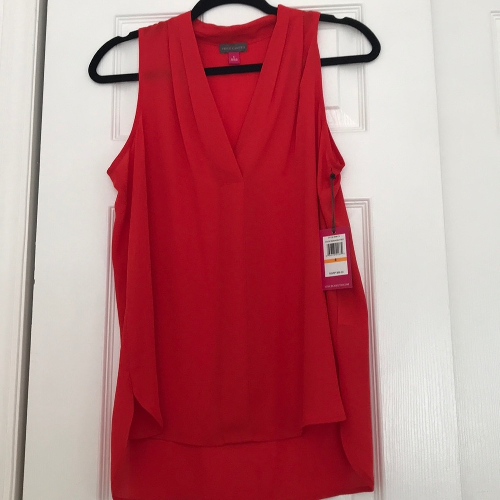 Red no sleeve blouse tank top